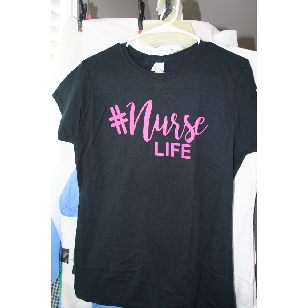 Gildan Softstyle Nurse Life Graphic T-Shirt Black Pink Hashtag Nurse Life Large